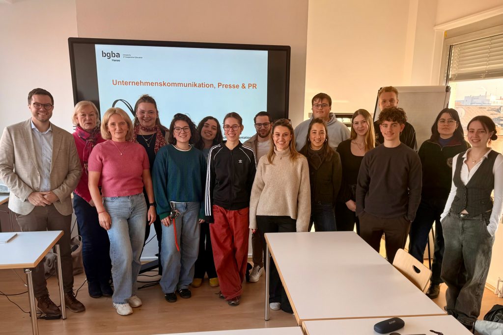 Studierende der BGBA Hanau zeigen Lösungen für Kommunikationsprobleme