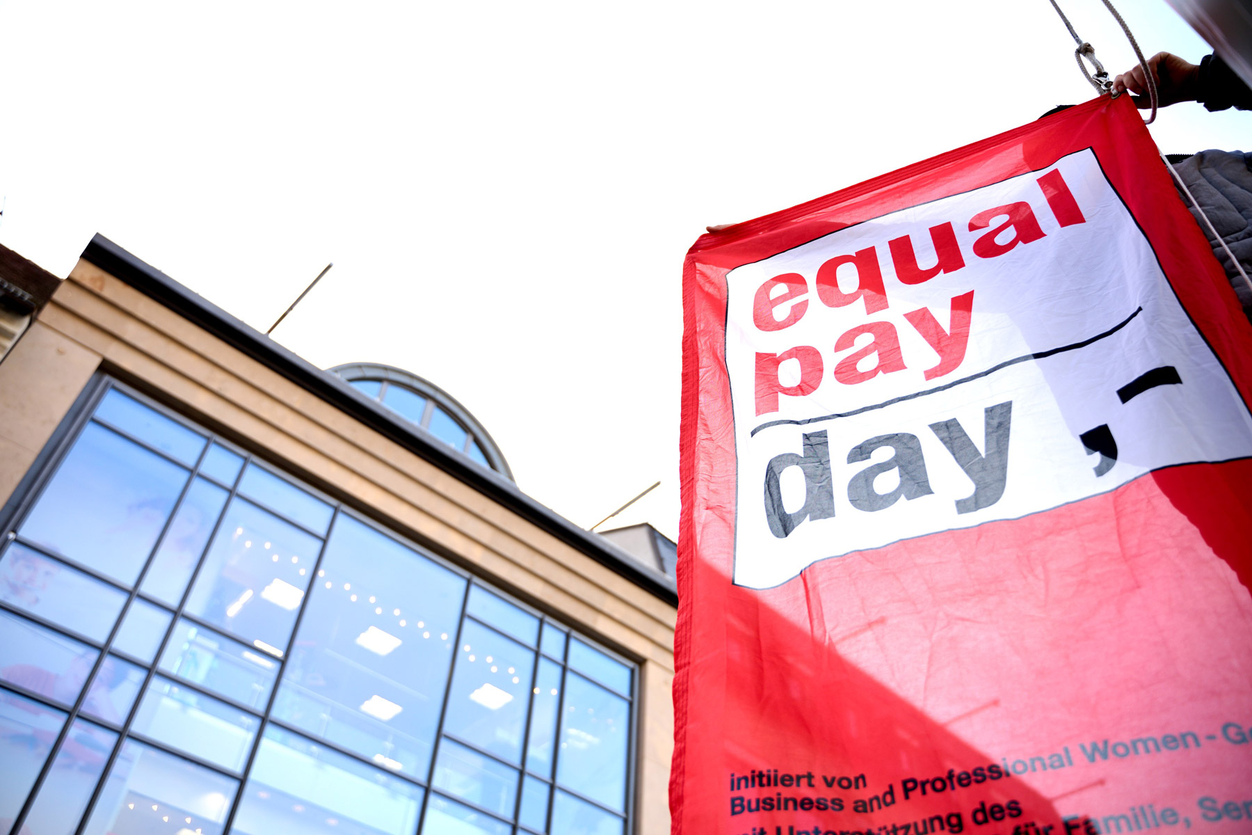 Equal Pay Day Fahne Bamberg_ CC Sonja Seufferth