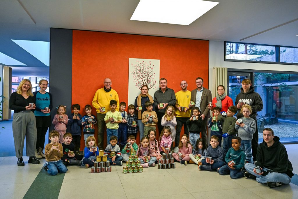 Honigspende für Hanauer Kitas