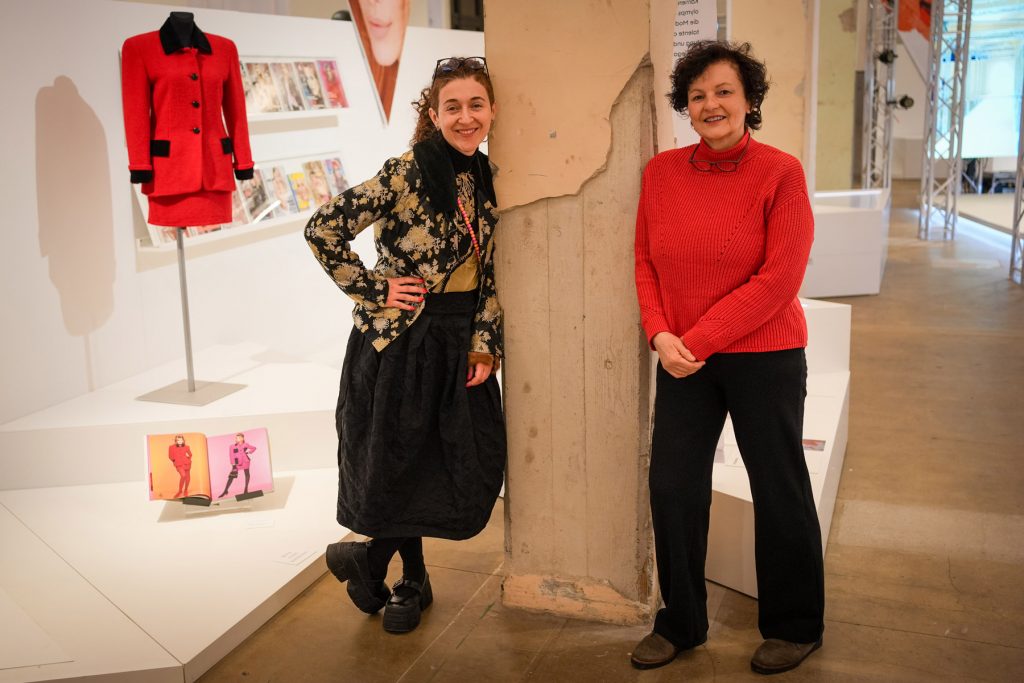 Gemeinsam bereiten Bocholts Gleichstellungsbeauftragte Astrid Schupp (rechts) und Museumsleiterin Valentina Vlašić den Frauentag vor_CC Stadt Bocholt