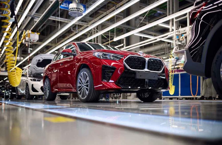 Fahrzeuge im BMW Group Werk Regensburg