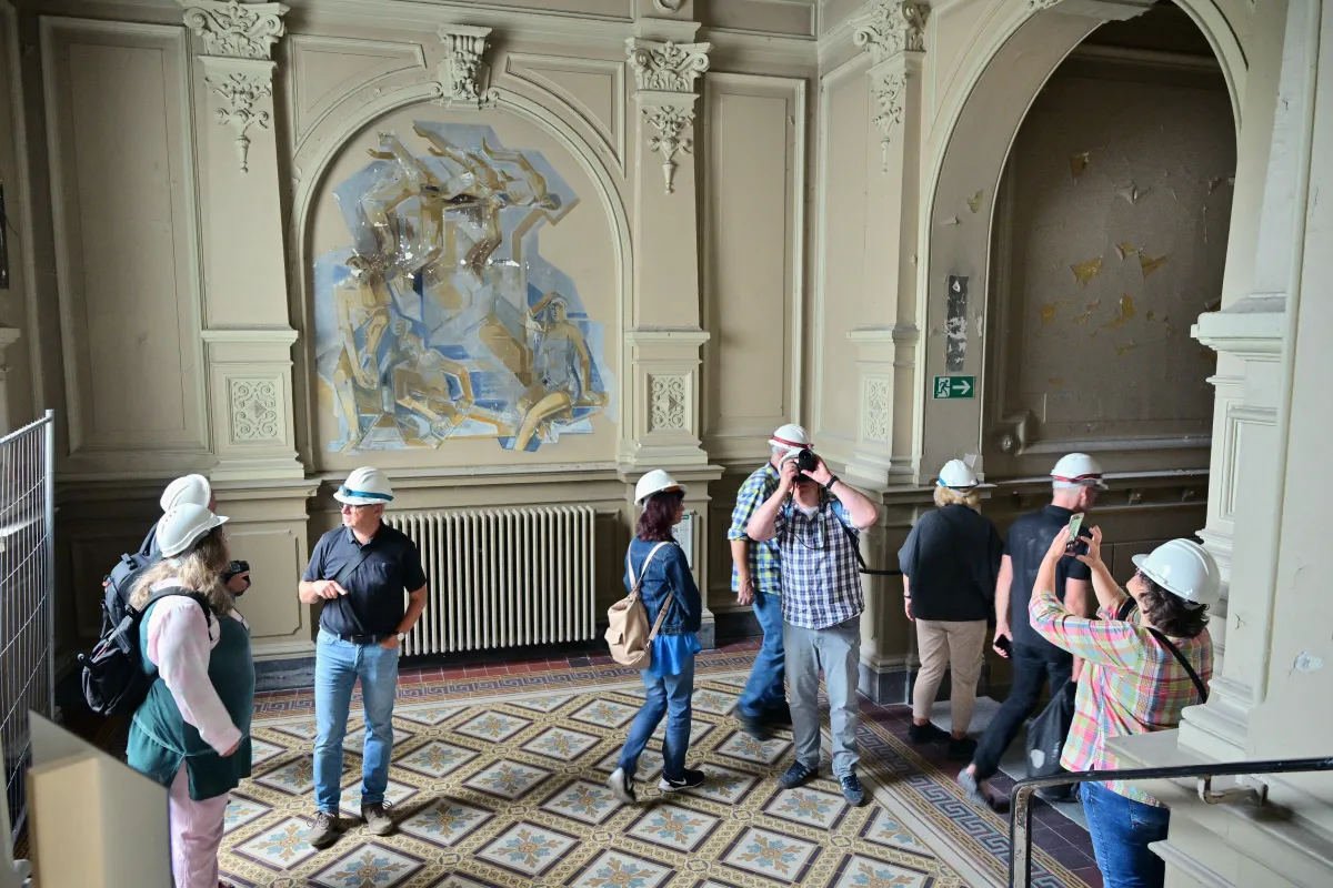 Eine Führung im alten Stadtbad an der Neusser Straße