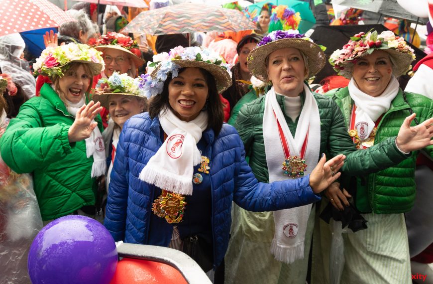 Möhnen an Altweiber 2026