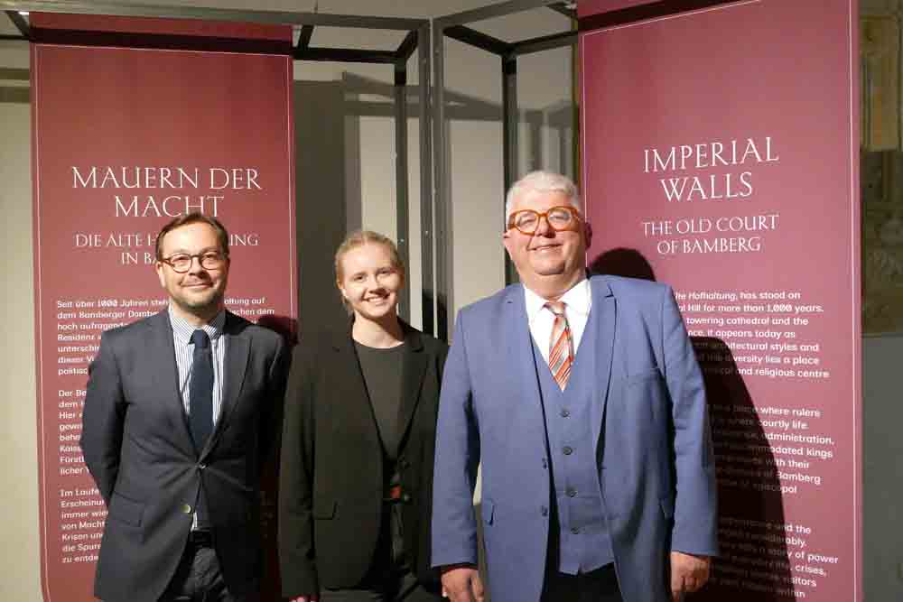 Dr. Fabian Ludovico, Kuratorin Auri Tusa und Bürgermeister Wolfgang Metzner