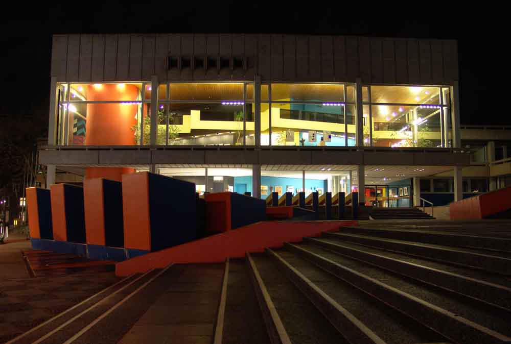 Sitzungstrakt des Schwelmer Kreishauses bei Nacht