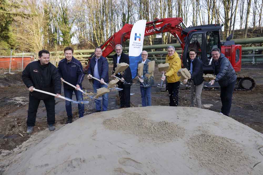 Symbolischer Spatenstich auf dem Gelände der künftigen Übergabestation