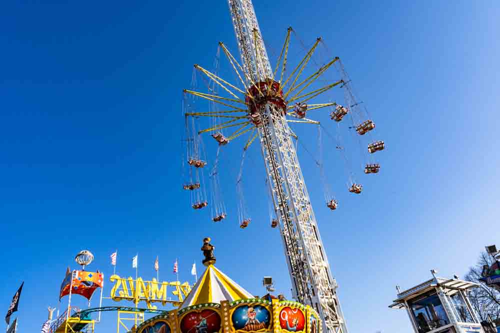 Kettenkarussell „Around the World XXL"