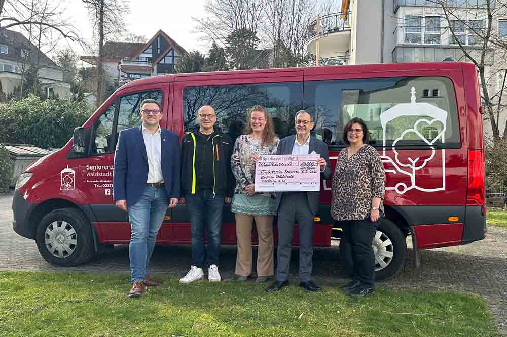 Michael Joithe (Bürgermeister und Vorstandsvorsitzender der Bürgerstiftung der Sparkasse Iserlohn), Christian Grobauer (stv. Vorsitzender Förderverein SWI), Tina Röse (Einrichtungsleiterin SWI), Michael Scheffler (Vorsitzender des Kuratoriums der Bürgerstiftung der Sparkasse Iserlohn), Ingeborg Woywod (stv. Vorstandsmitglied der Sparkasse Iserlohn)