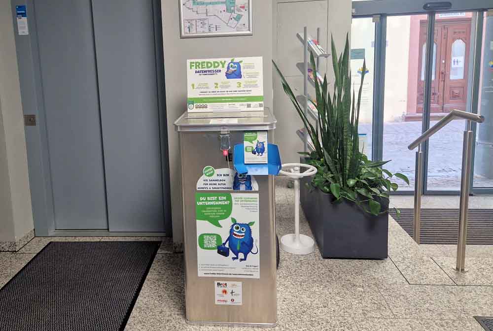 Sammelbox für alte Handys