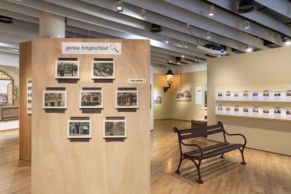 Ausstellungraum von „Münster auf alten Postkarten“