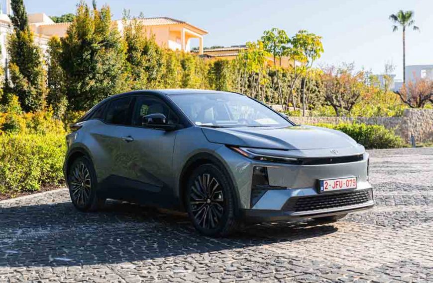 Der neue Toyota C-HR+