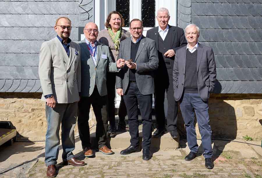 Übergabe des Deilbachhammer-Ensembles an Oberbürgermeister Thomas Kufen