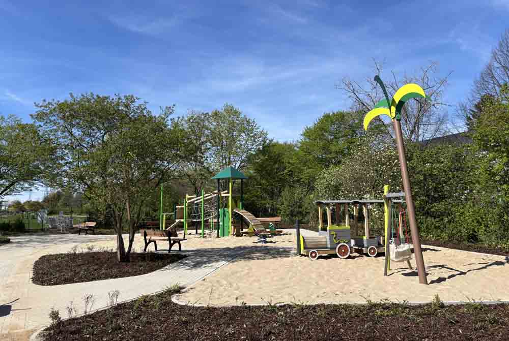 Blick auf den neugestalteten Kinderspielplatz