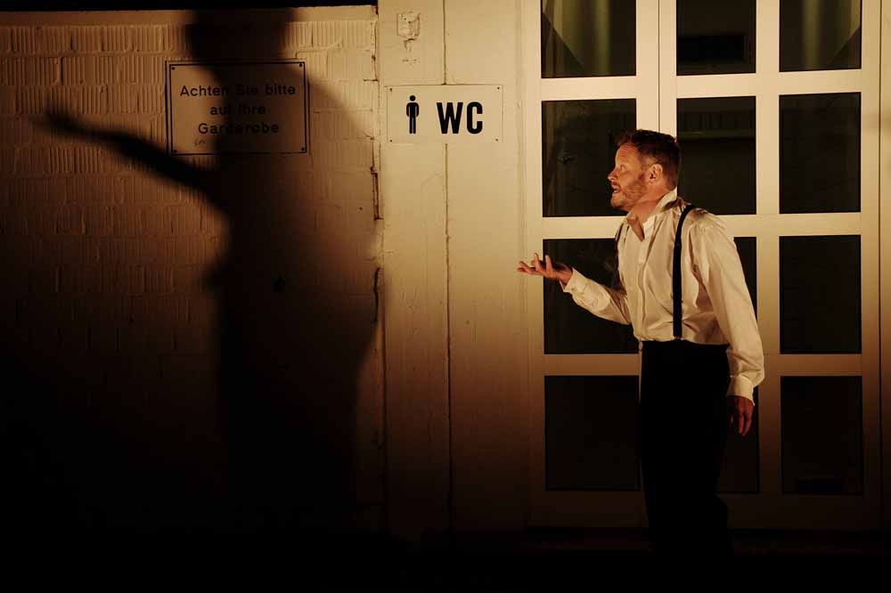 Roland Riebeling in "Der Kontrabass"