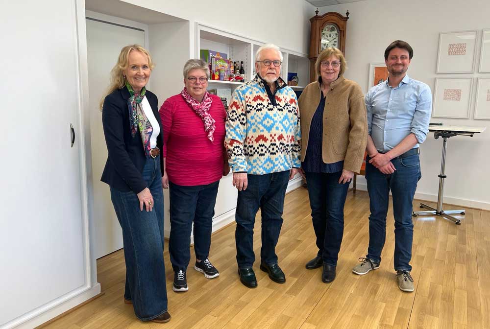 Bürgermeisterin Mechtild Schulze Hessing, Vorstandsmitglieder des Chorverbandes Stephanie Fischer, Reinhard Menke und Dr. Annette Menke sowie Fachbereichsleiter Kultur, Weiterbildung und Städtepartnerschaft Simon Welsing