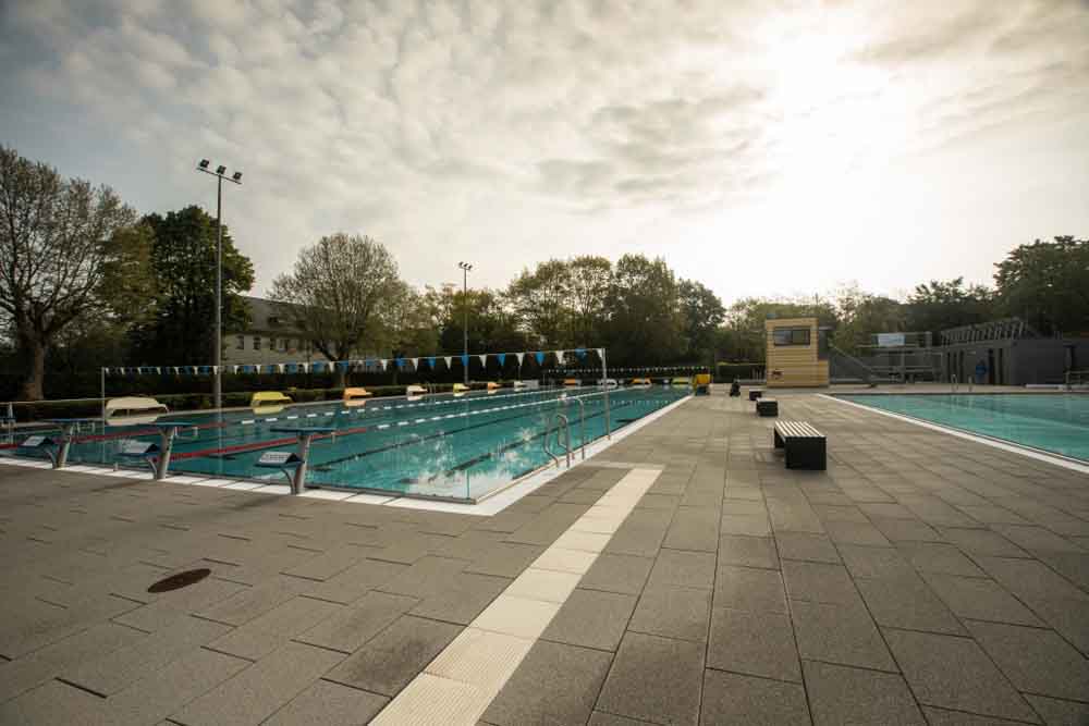 Schwimmbecken im Freibad Coburg