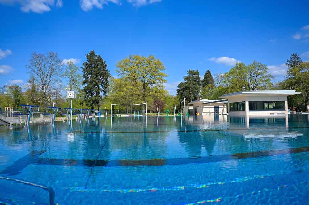 Becken im Heinrich-Fischer-Bad