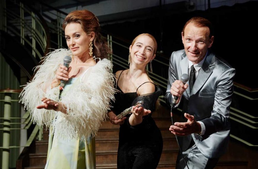 Thalia Theater gastiert in der Stadthalle Unna