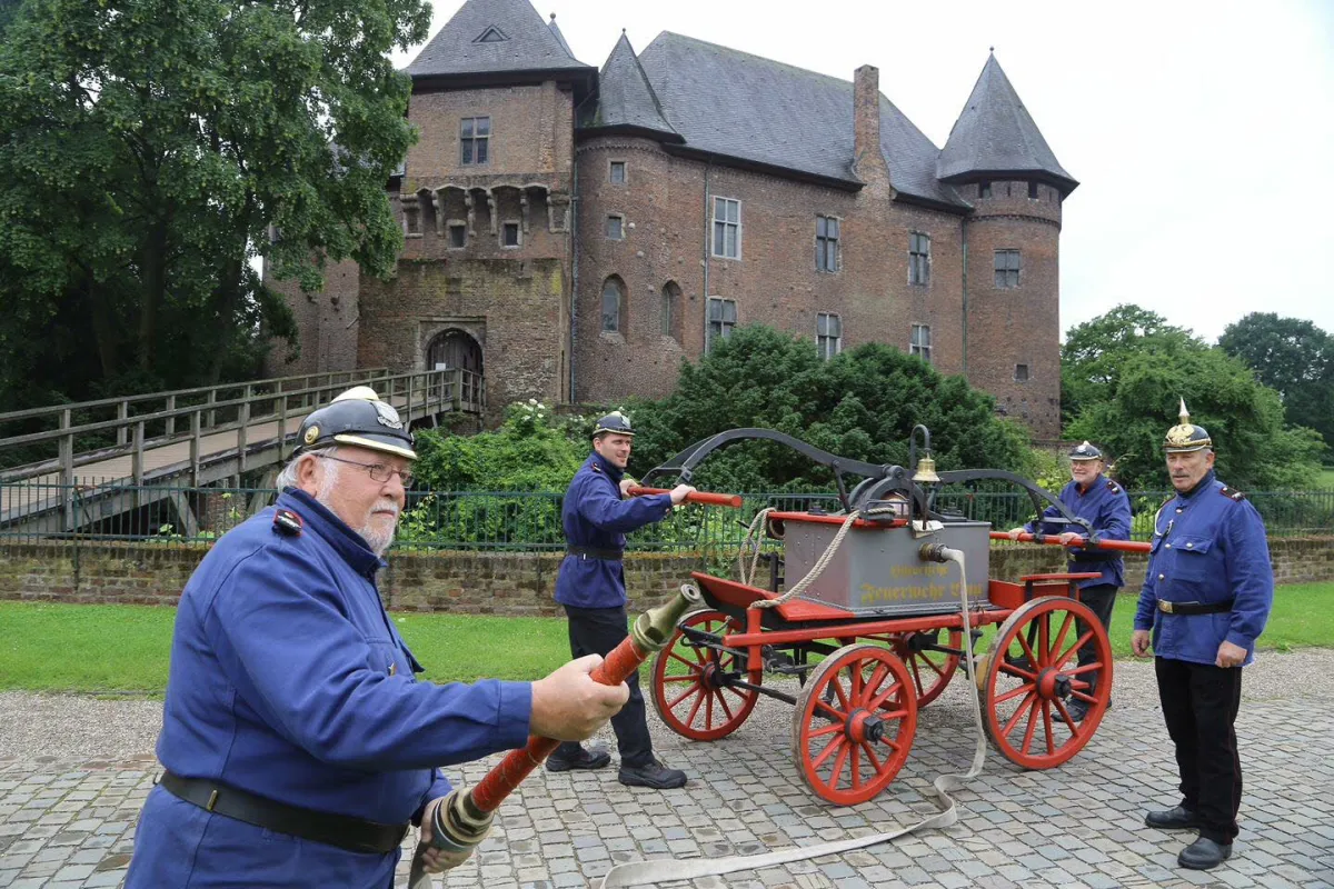 Mitglieder der Historischen Feuerwehr