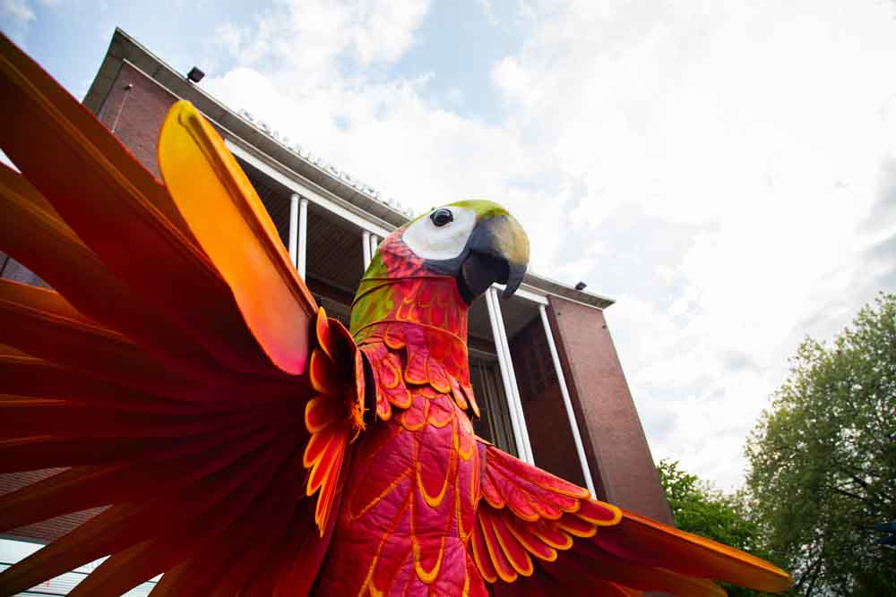 Große Tierfigur Papagei