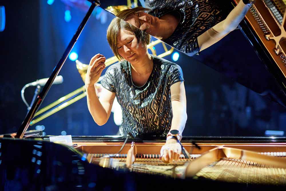 Rieko Okuda bei einem Auftritt
