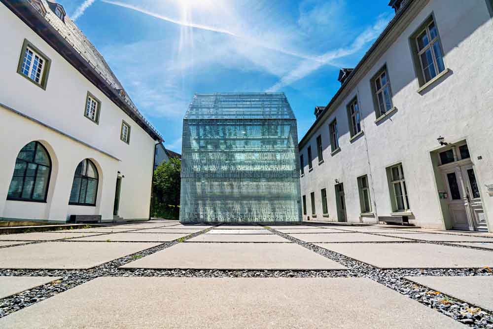 Außenansicht Lichthaus im Klosterhof Wedinghausen
