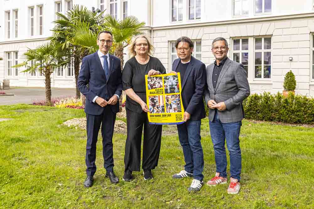 Sportdezernent Markus Kreuz, Ilka Satur und Marcus Münstermann (Stabsstelle Sportkoordination), Oberbürgermeister Marc Herter
