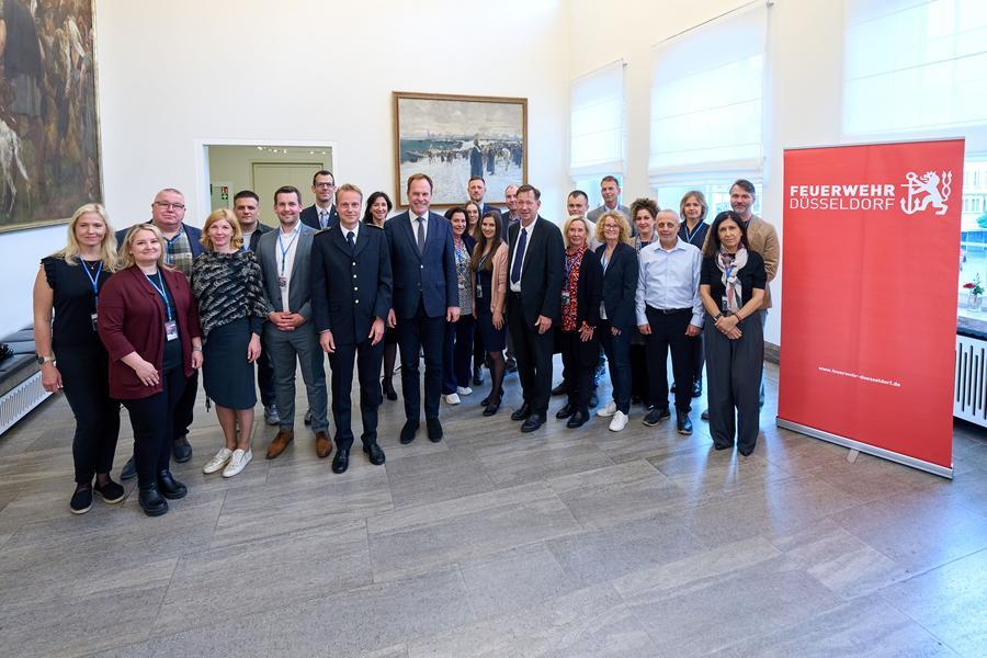 Gruppenbild zur Eröffnung der International Crisis Management Conference im Rathaus