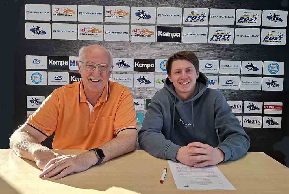 Klaus Weyerbrock, Sportlicher Leiter des TVK, mit Finn Niechoj