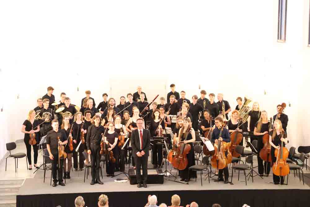 Jugendsinfonieorchester auf der Bühne