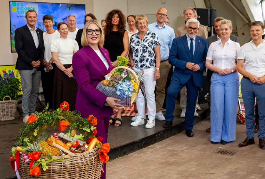 Repräsentanten bei der Vorstellung des "IGA Picknick 2027"
