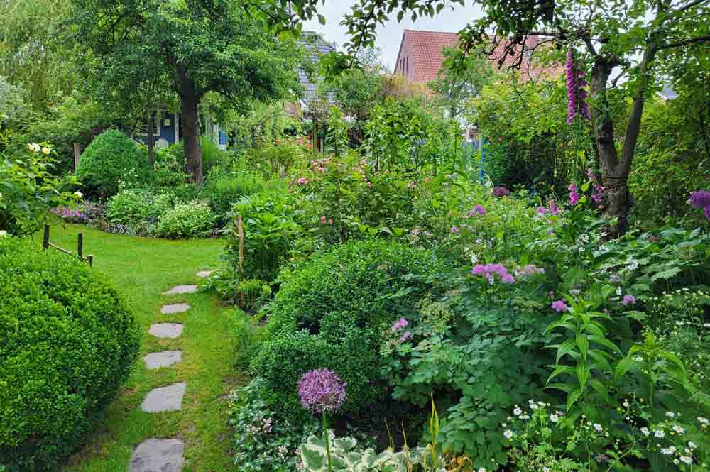 Blick in den Garten von Susanne Paus und Peter Zweil