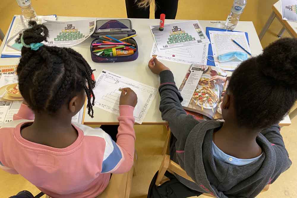 Kinder bei einem Kurs im Rahmen des Projekts „MitSprache“