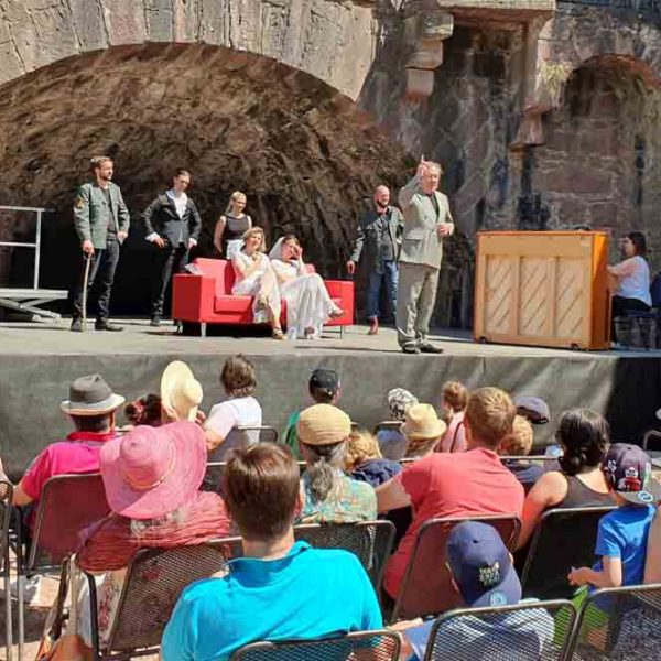 Burg Wertheim: „Der Barbier von Sevilla“ für Kinder