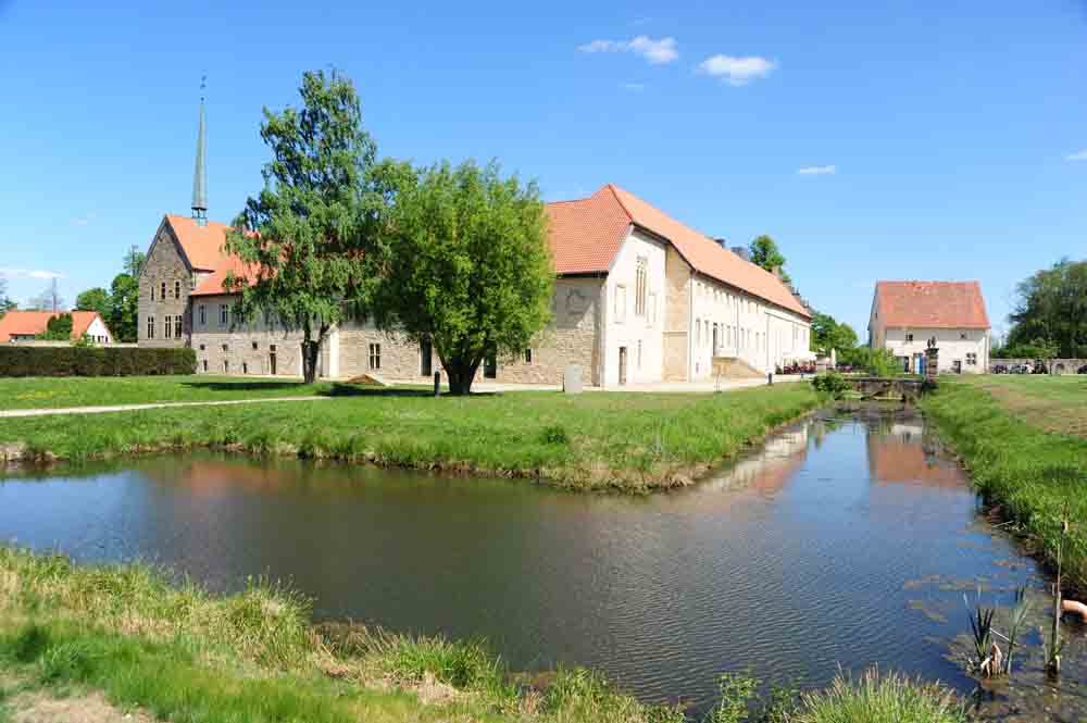Kloster Gravenhorst mit Wassergraben
