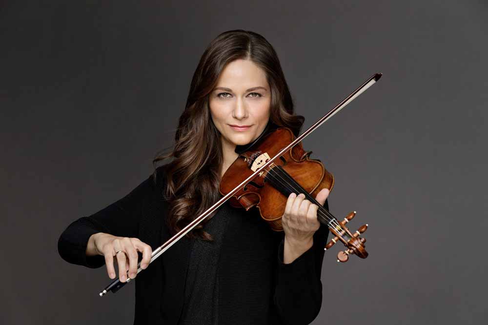 Lena Neudauer mit Violine