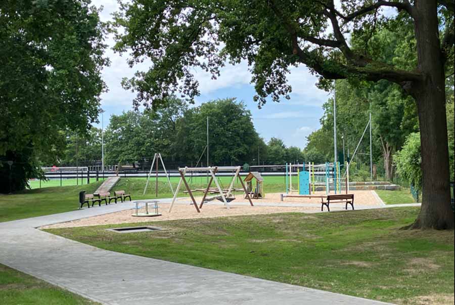 Blick auf den Spielplatz an der Broicher Straße