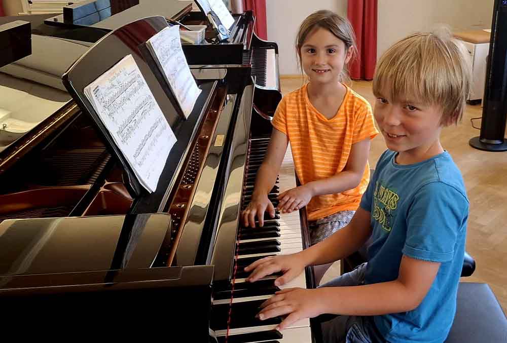 Klavierduo Anna-Maria Stein und Jona Endrich