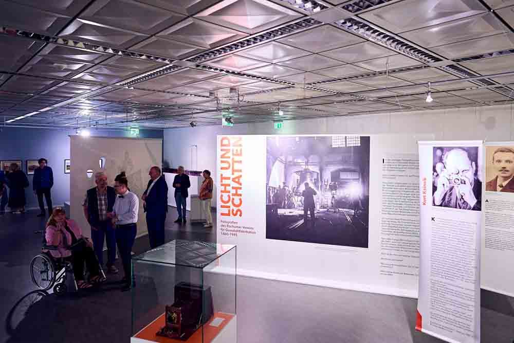 Menschen in der neuen Foto-Ausstellung