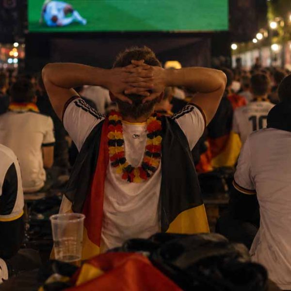 Deutschland scheidet nach Elfmeter-Krimi aus