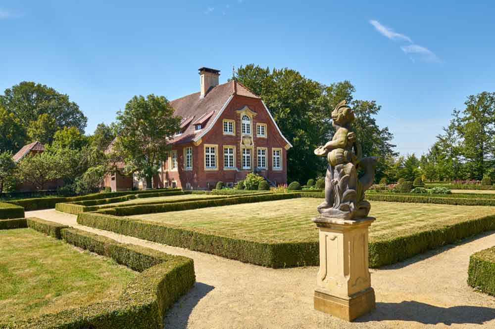 Blick auf Haus Rüschhaus mit Garten