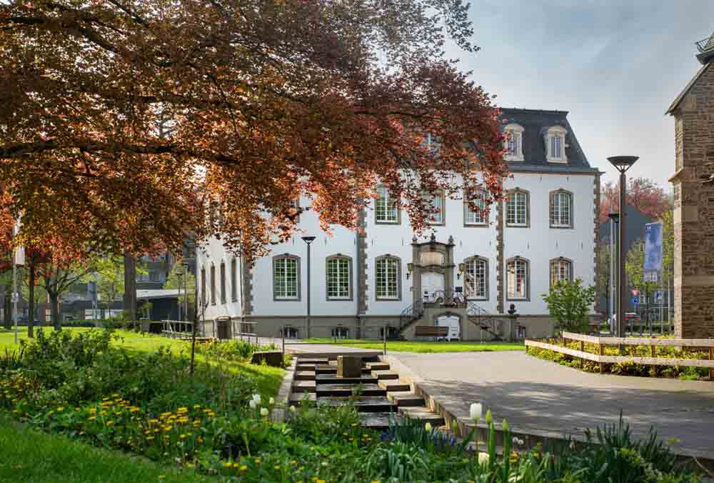 Blick auf den Wasserlauf am Fritz-Kühn-Platz