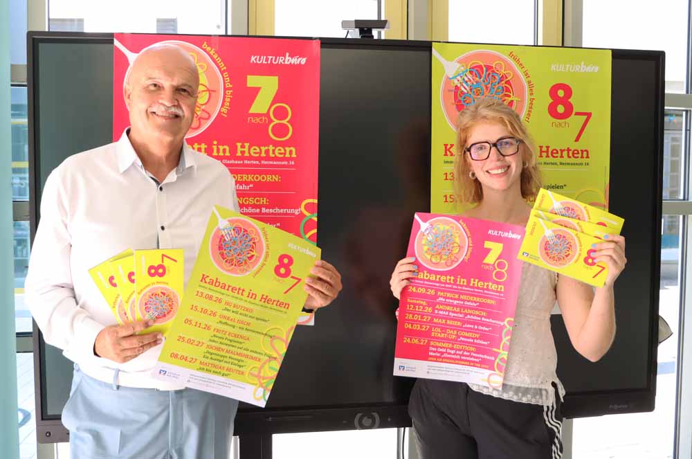Bernhard Felling von der Volksbank Ruhr Mitte und Ania Pachura vom Kulturbüro der Stadt Herten