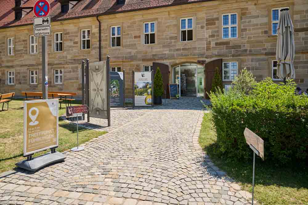 Stiftsladen am Michaelsberg von außen