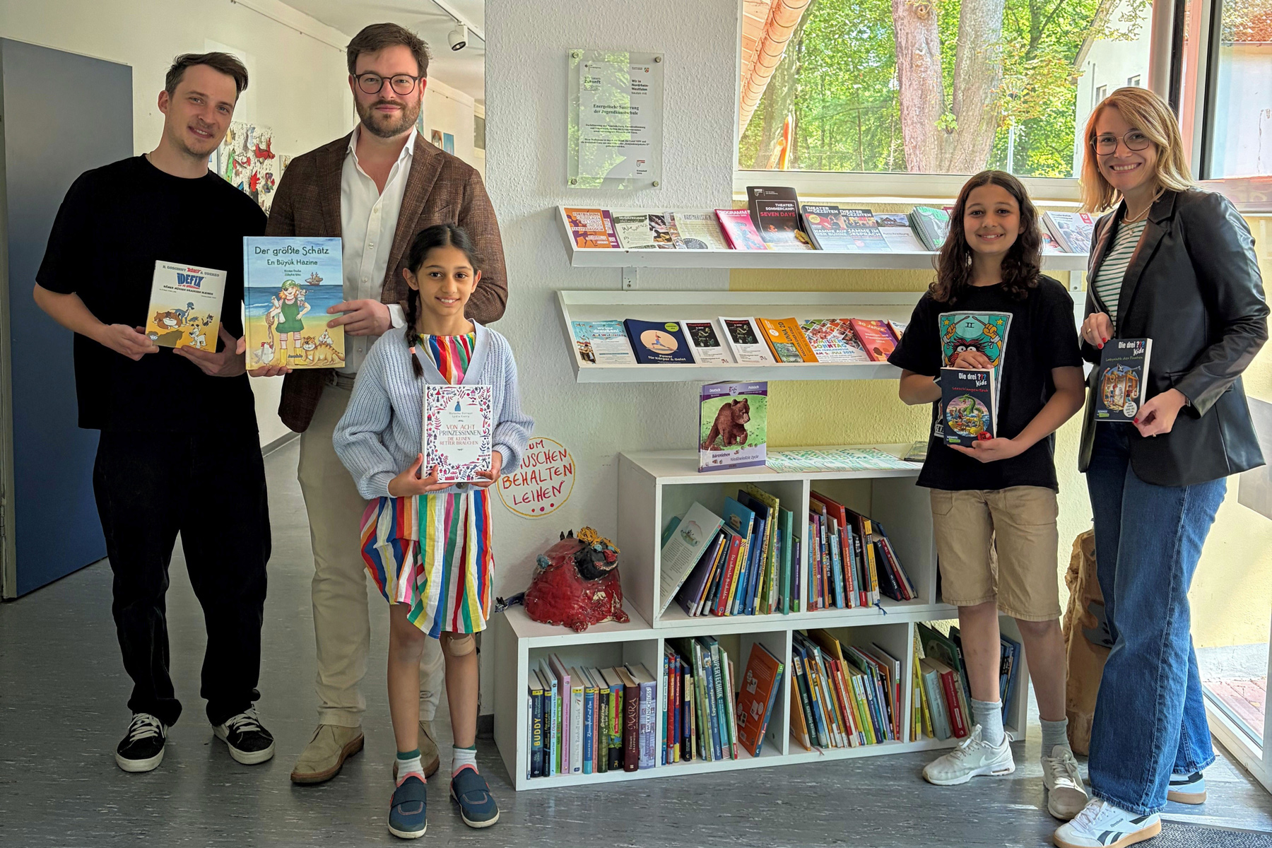 Bücherschrank für Kinder in der Jugendkunstschule Unna