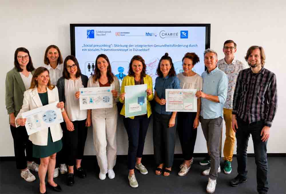 Lena Rasch (HHU), Dr. Adrienne Alayli (HHU/ Charité), Maren Gall (HHU), Christien Radecki (Charité), Maike Kohl (HHU), Monika Heimes (Techniker Krankenkasse), Marion Fleischer und Ursula Kraus (Amt für Soziales und Jugend), Jan Romich und Robert Kekez (Gesundheitsamt) sowie Cedric Schäfer (Amt für Soziales und Jugend)