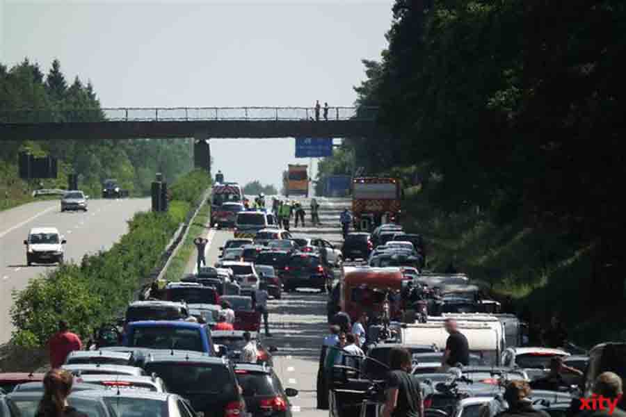 Stau durch Unfall auf der Autobahn