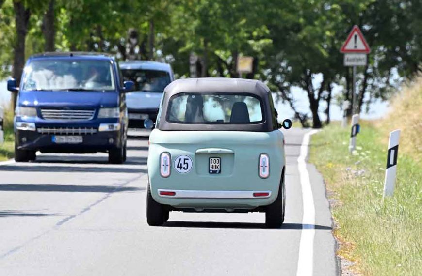 Microcar auf der Straße