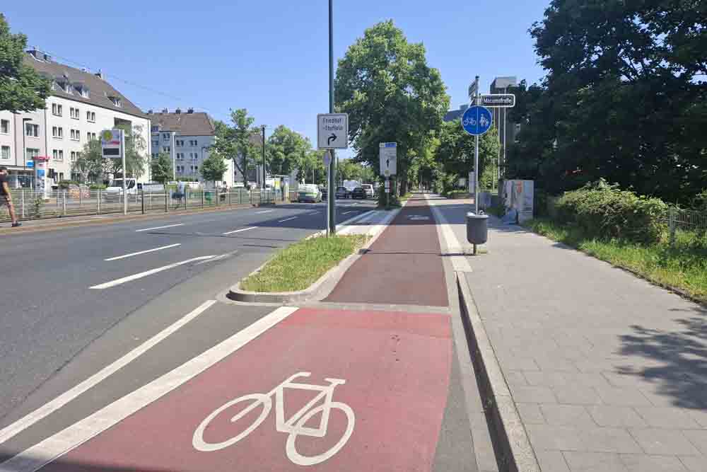 Auf'm Hennekamp: Der neue Radweg schließt am Knotenpunkt Mecumstraße an