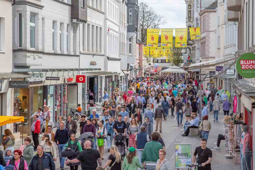Menschen in der Lippstädter Innenstadt